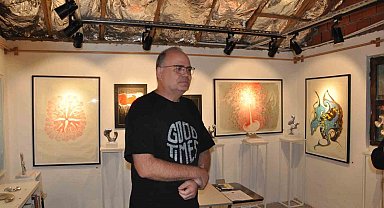 Belçika'dan gelerek ebru sanatını öğrendi, Mudurnu'da sergi açtı