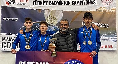 Bergama Belediyesi Badminton Takımı başarıdan başarıya koşuyor