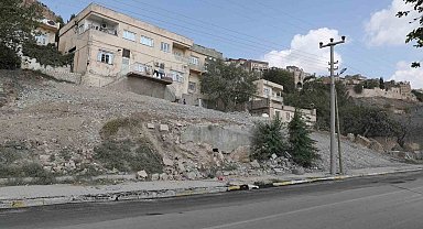 Betonarme binalar yıkılıyor tarihi Mardin gün yüzüne çıkıyor