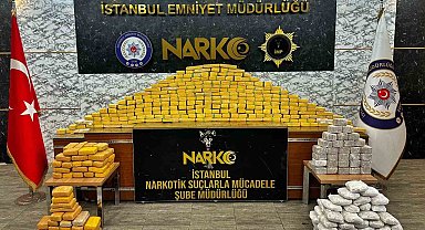 Beylikdüzü'nde bir iş yerinde uyuşturucu madde ticareti yapan 2 şahıs yakalandı