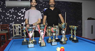 Bilardoda tek rakibi babası