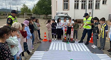Bingöl'de öğrencilere trafik eğitimi verildi