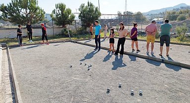 Bocce turnuvasında doyasıya eğlendiler