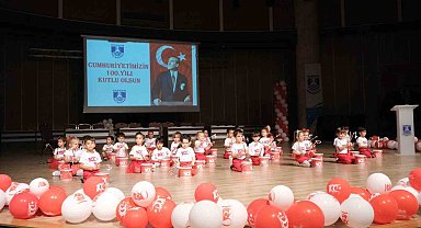 Bodrum'da anaokulu öğrencilerinden 100. yıl gösterisi