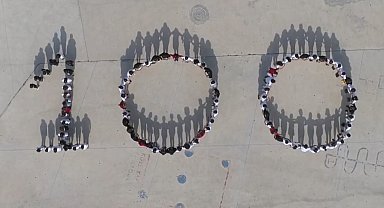 Bodrum'da öğrencilerden 100'üncü Yıl Marşı