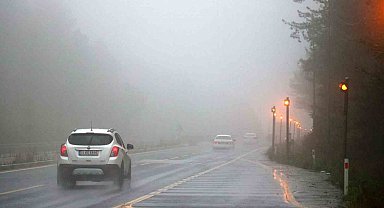 Bolu Dağı sisle kaplandı, görüş mesafesi 20 metreye düştü