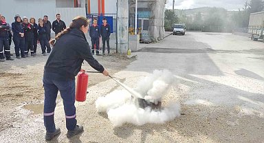 Bozüyük Belediyesi İtfaiyesi'nden fabrika personeline yangın eğitimi