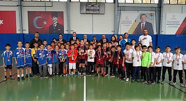 Bozüyük'te ilkokul öğrencileri arası futbol turnuvası düzenlendi