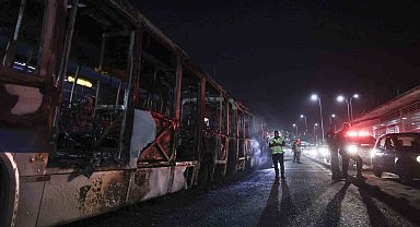Brezilya'daki liderleri öldürülen çete 40'dan fazla aracı ateşe verdi