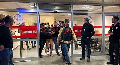 Bucak'ta 2'si polis 4 kişiye çarpan şahıs jandarma ekipleri tarafından yakalanarak gözaltına alındı