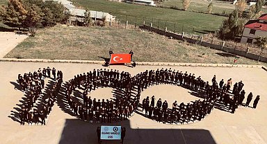 Bulanık'ta 100'ncü yıla özel öğrencilerden koreografi