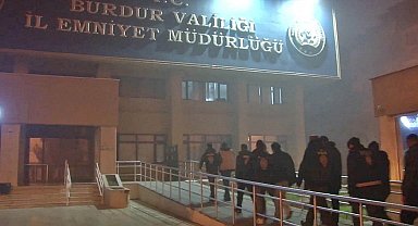 Burdur polisinin yaptığı çalışmalarda yakalanan 12 şüpheli tutuklandı