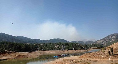 Burdur'da Karanlıkdere Kanyonu'nda kontrol altına alınan yangın tekrar başladı