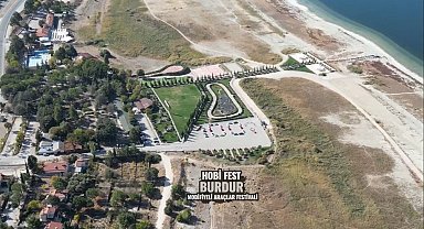 Burdur'da modifiyeli araçlardan Cumhuriyet'in 100'üncü yılına özel koreografi