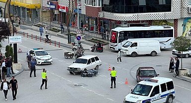 Burdur'da motosiklet ile otomobil çarpıştı: 1 yaralı