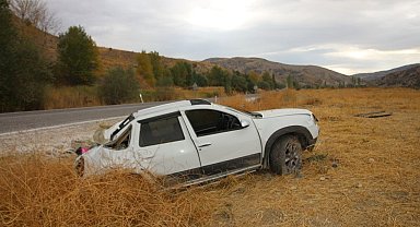 Burdur'da yola fırlayan domuza çarpan araç takla atarak şarampole uçtu: 1 ölü, 4 yaralı