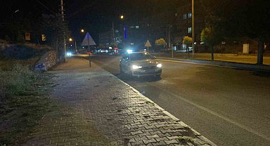 Burdur'da yolun karşısına geçmen isteyen yayaya otomobil çarptı