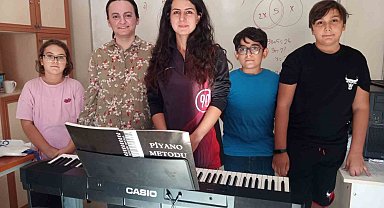 Burhaniye'de piyano kursu başladı