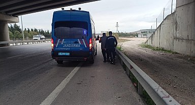 Bursa'da tır şoförünün kaybettiği arkadaşını jandarma buldu