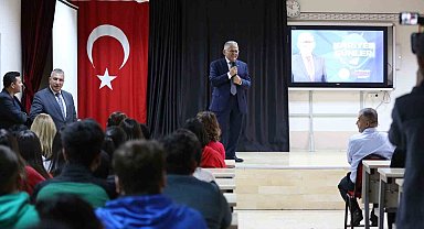 Büyükkılıç, 'Kariyer Günleri'nde Öğrencilerle Buluştu