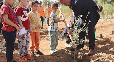 Büyükşehir Belediyesi, Cumhuriyet'in 100'üncü yılında 1923 fidanı toprakla buluşturdu