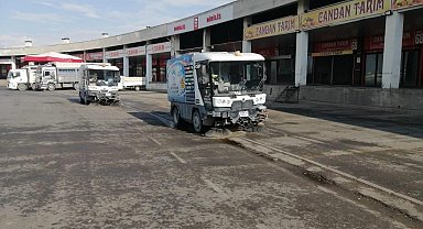 Büyükşehir Hal Kompleksi'nde detaylı temizlik, her yer pırıl pırıl