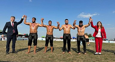 Büyükşehir pehlivanları Bulgaristan'dan başarıyla döndü