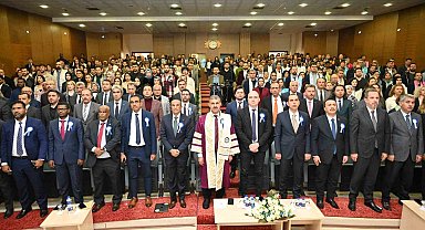 ÇAKÜ'de akademik yılı açılışı ve fahri doktora takdim töreni düzenlendi