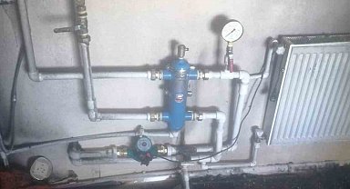 Camide çıkan yangın maddi hasara yol açtı