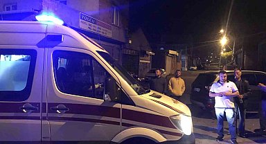 Çatı katında yakalanan hırsız kendisini yakalayan esnafı bıçakladı