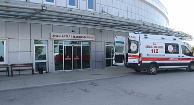 Çatıda yenileme yapan usta elektrik akımına kapılarak yaralandı