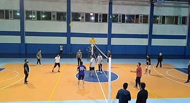 Çermik'te öğretmenler arası voleybol turnuvası