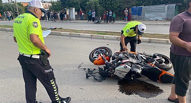 Ceyhan'da motosiklet minibüse çarptı: 2 kişi öldü