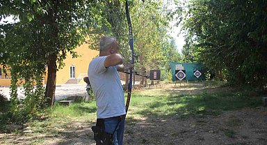 Çocukluk hayali okçuluğa 51 yaşında kavuştu