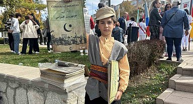 Çorum Belediyesi "Cumhuriyet Mecmuası" dağıttı