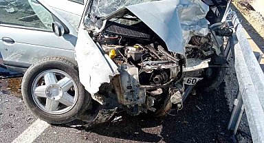 Çorum'da iki otomobil çarpıştı: 1 ölü, 2 yaralı