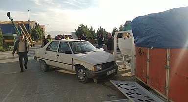 Çorum'da iki otomobil çarpıştı: 1 yaralı