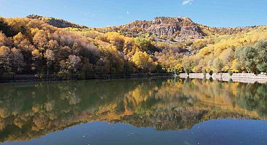 Çubuk Karagöl'e sonbahar geldi: Sarının her tonunu barındıran yüzlerce ağaç kartpostalları aratmıyor