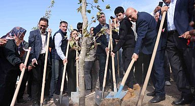 Cumhurbaşkanı Aday Adayı, 100. Yıl anısına ağaç dikti