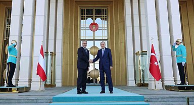 Cumhurbaşkanı Erdoğan, Avusturya Başbakanı Nehammer'i resmi törenle karşıladı