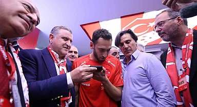 Cumhurbaşkanı Erdoğan'dan, A Milli Takım'a tebrik telefonu