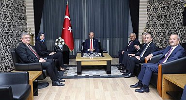 Cumhurbaşkanı Tatar'dan, Başkan Zeybek'e ziyaret