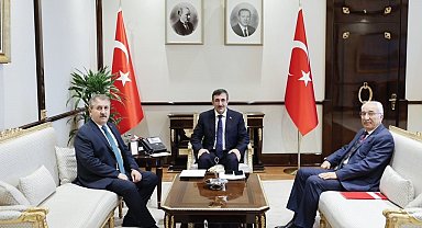 Cumhurbaşkanı Yardımcısı Yılmaz, BBP lideri Destici ile bir araya geldi