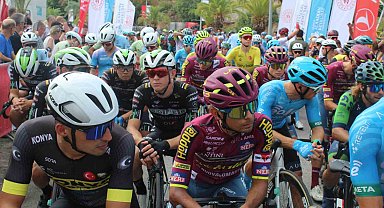 Cumhurbaşkanlığı Türkiye Bisiklet Turu'nda Alanya-Antalya etabının startı verildi