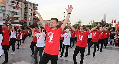 Cumhuriyet'in 100. yılına 100 kişilik harmandalı gösterisi