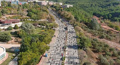 Cumhuriyet'in 100'üncü yılında 2023 kişi zeybek oynadı