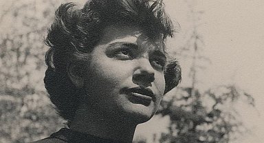 Cumhuriyet'in kazanımlarından: Çatı katında açılan stüdyodan özgür objektiflere sahip kadınlara