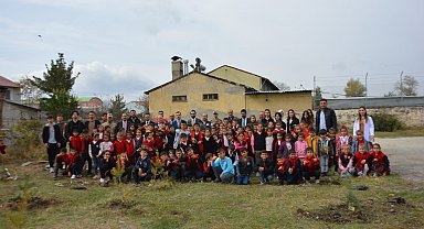 Cumhuriyetin 100. yıl dönümüne günler kala 100 fidan dikildi