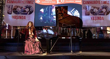 Cumhuriyetin 100. Yılı Akasya'da coşkuyla kutlandı