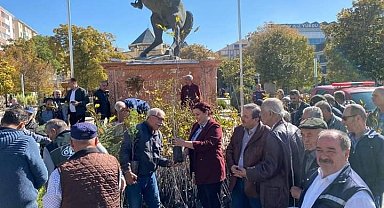 Cumhuriyetin 100. Yılı Anısına Fidan Dağıtımı Yapıldı
